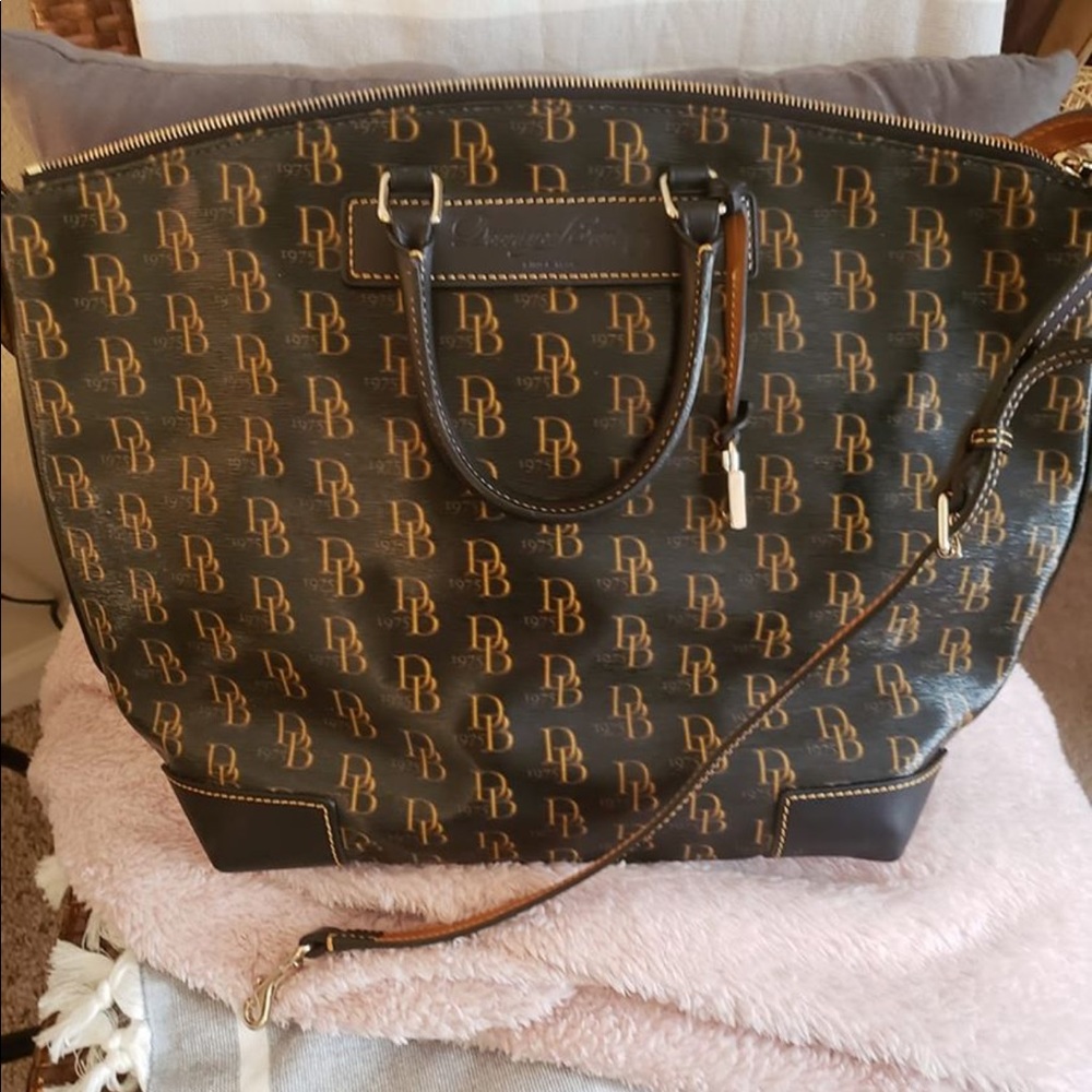Dooney and Bourke large satchel